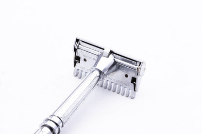 1940's Gem Micromatic SE Safety Razor w/ Cream Bakelite Case