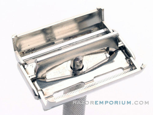 1940's Super Speed Double Edge Safety Razor in Red Case w/ Bladebank
