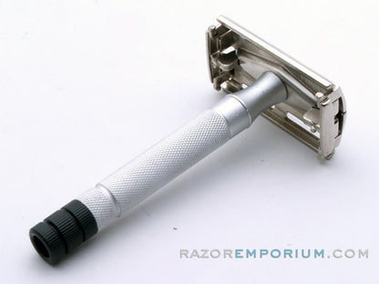 1951  W4 Gillette Black Tip DE Super Speed Safety Razor