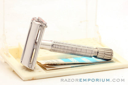 1960s Gillette Giromatic Flare Tip Rocket Safety Razor Set