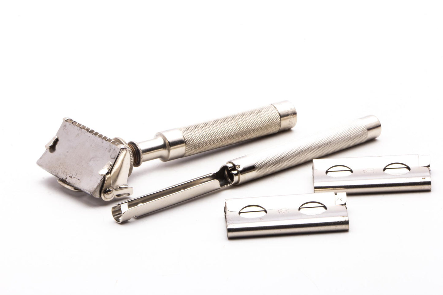1950's J.A. Henckels Single Edge Safety Razor Set in Original Leather Case | Original Condition