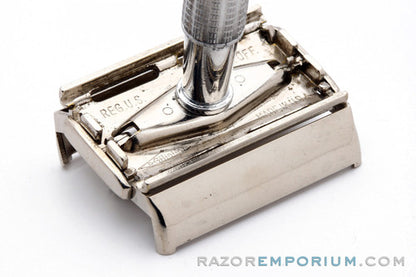 1957 Gillette Blue Tip Light Double Edge Super Speed Razor C1