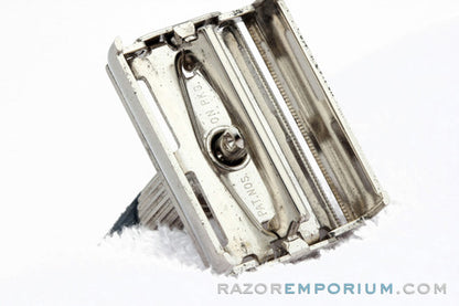 1968 Gillette Knack Double Edge Safety Razor N1