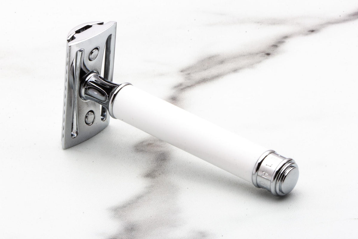 MUHLE | R107 Closed Comb Double Edge Safety Razor - White