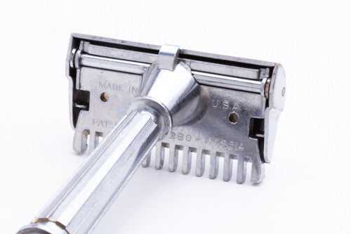 1930's Gem Micromatic Razor Single Edge in Maroon Case