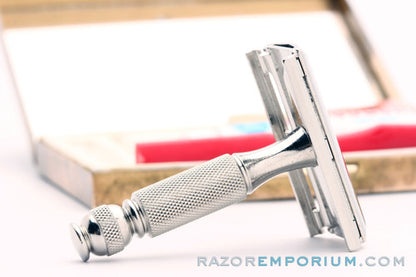 1966 Gillette Travel Tech Safety Razor Set L1