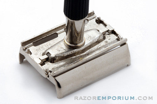 1976 Gillette Black Handle Super Speed Safety Razor W4