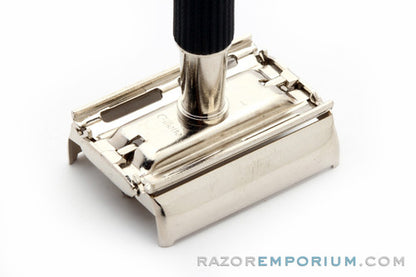 1988  I1 Gillette Black Handle Super Speed Safety Razor