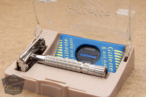 Gillette 1956 Regular Flair Tip Super Speed Safety Razor w/ Case