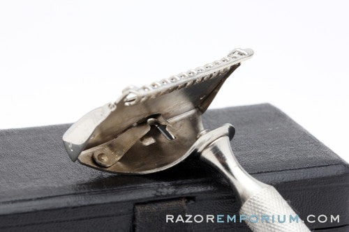 1919 Kampfe Brothers Star Super Six  Single Edge Safety Razor w/ Orig. No. 4 Black Leather Case