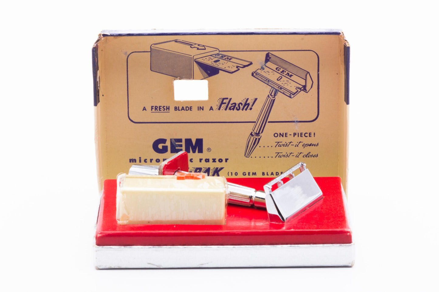 1950's Gem Micromatic "Bullet Tip" Single Edge Safety Razor Set | Original Condition