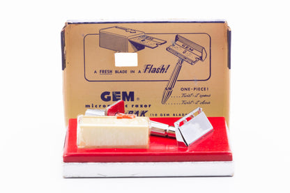 1950's Gem Micromatic "Bullet Tip" Single Edge Safety Razor Set | Original Condition