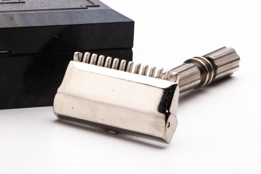 1940's Gem Micromatic "Bullet Tip" Single Edge Safety Razor Set | Original Condition