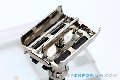 1981 Gillette Super Adjustable "Black Beauty" DE Safety Razor Set B4