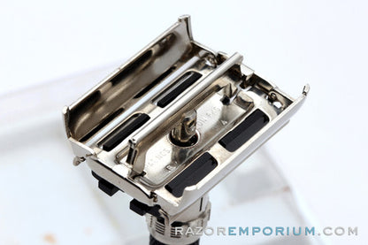 1981 Gillette Super Adjustable "Black Beauty" DE Safety Razor Set B4