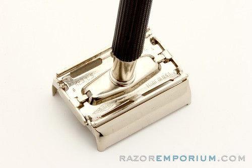 1972 S4 Gillette Black Handle Super Speed Double Edge Safety Razor