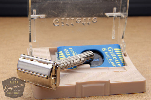 Gillette 1956 Regular Flair Tip Super Speed Safety Razor w/ Case