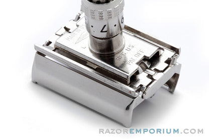 1966 Gillette Slim Adjustable Double Edge Safety Razor Set L3