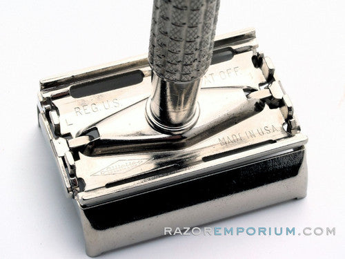 1966 Gillette L1 Flair Tip Super Speed Safety Razor Vacation & Travel Kit