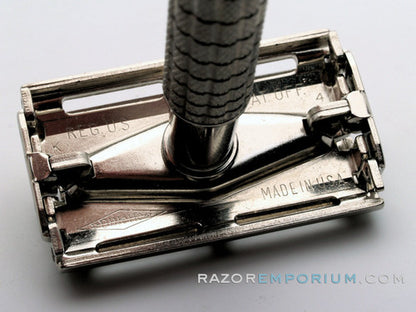 1965 K4 Gillette TV Super Speed Razor Set in Original Red Case w/ Blueblades