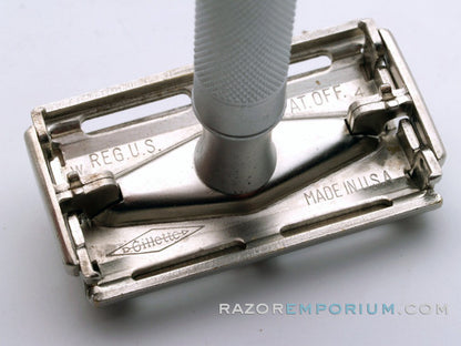 1951  W4 Gillette Black Tip DE Super Speed Safety Razor