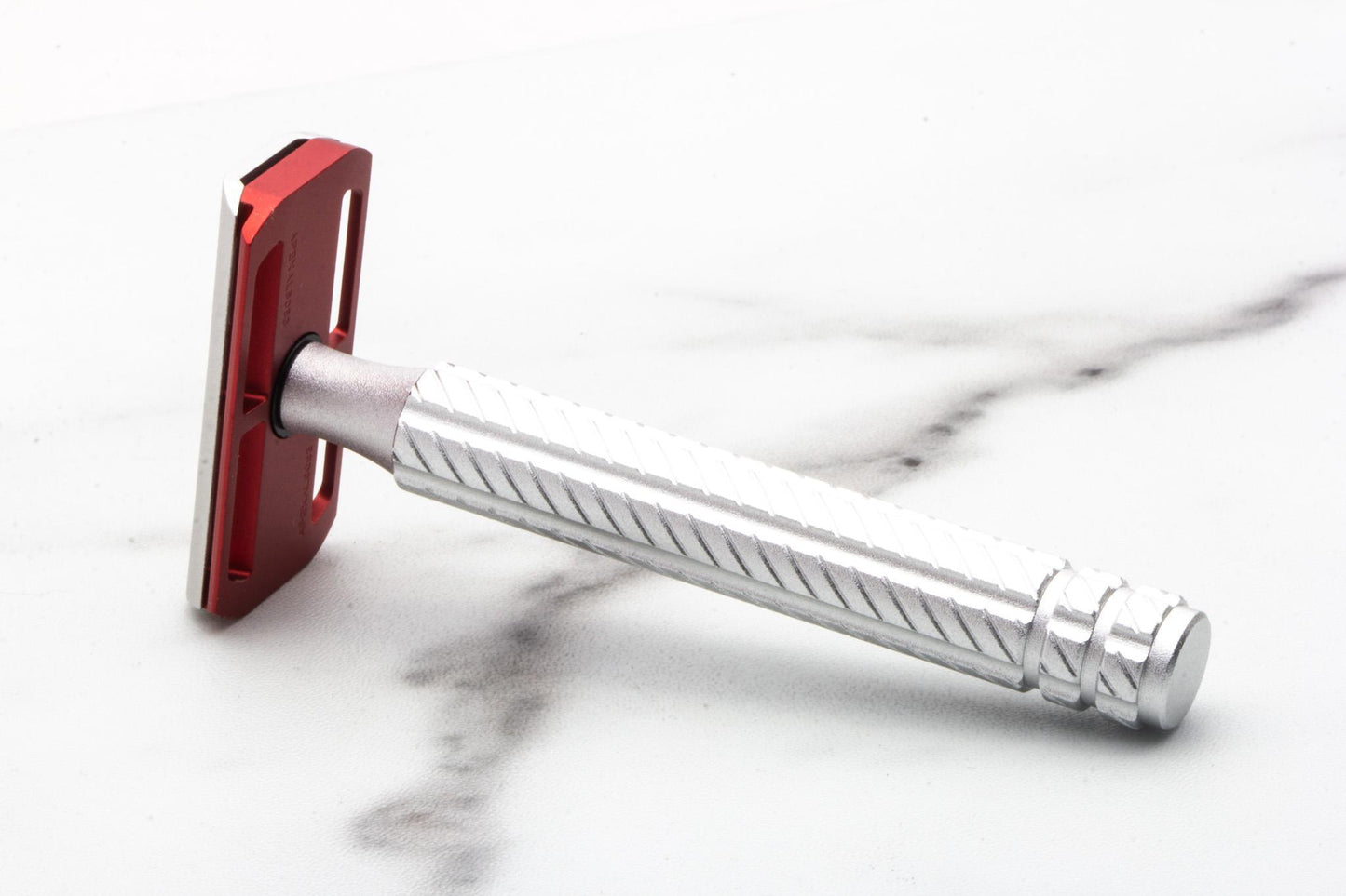 Ayslworth Razor | APEX-AL- Aircraft Silver Blood Red Classic V2