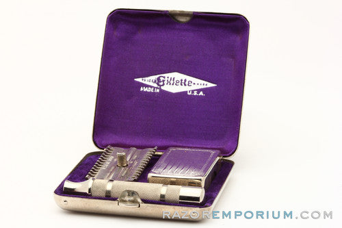 1930's Gillette NEW Deluxe Norfolk Tuckaway DE Safety Razor Set w/ Blade Bank & Original Box