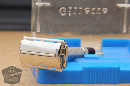 Gillette 1952 Black Tip DE Super Speed in Orig. Blue Case - X2