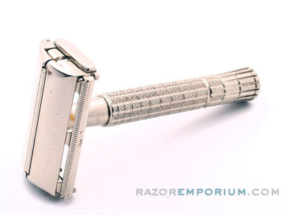 1954 Z2 Gillette Flare Tip Super Speed Safety Razor Set w/ Blade Bank & Case