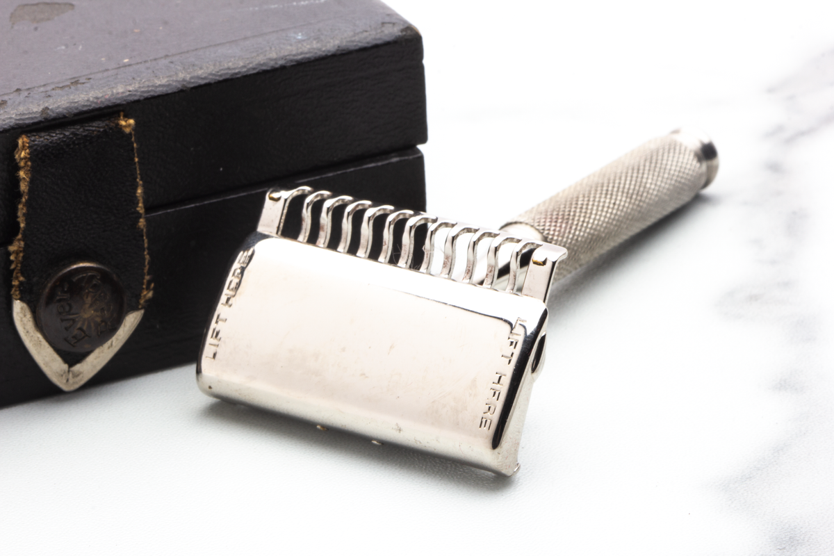 1930's Ever Ready Single Edge Safety Razor Set with Leather Case & Blade Banks | Original Condition