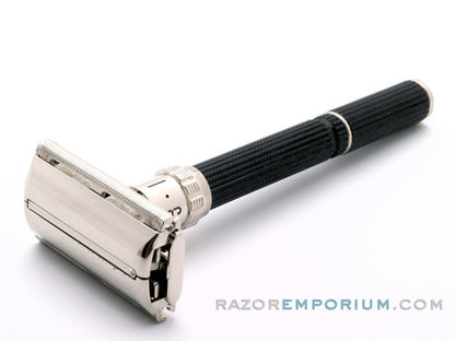 1972 S2 Gillette Super Adjustable 109 Safety Razor Set w/ Case & Blade Bank