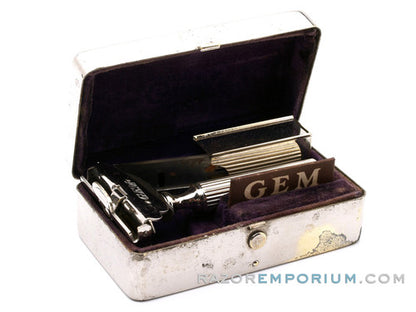 1940's Gem 1912 Style Single Edge Safety Razor w/ Metal Case & Blade Bank
