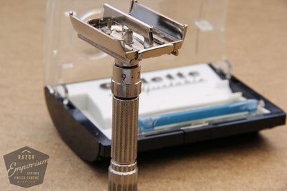 Gillette 1960 Fatboy / $1.95 Adjustable DE Safety Razor in Case - Mint