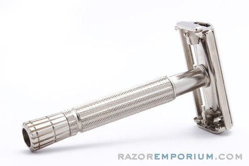 1958 Gillette TV Super Speed Razor w/ Red Case - D2