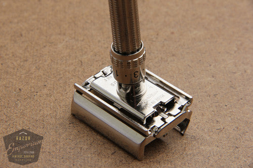 Gillette 1966 Slim Adjustable DE Safety Razor -- L1