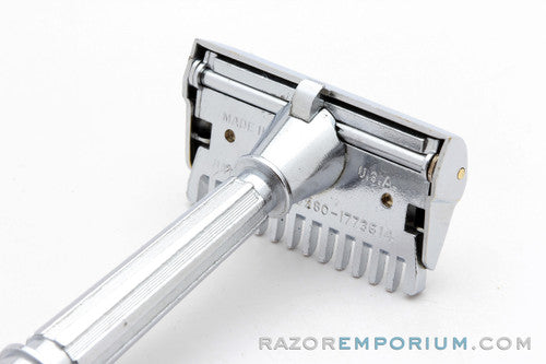 1930's Gem Micromatic Razor Single Edge in Maroon Bakelite Case