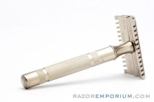 1930s Gillette 'NEW' Long Thin Bar Handle Short Comb DE Safety Razor
