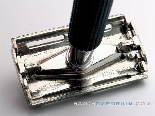 1969 O4 Gillette Black Handle Super Speed Safety Razor