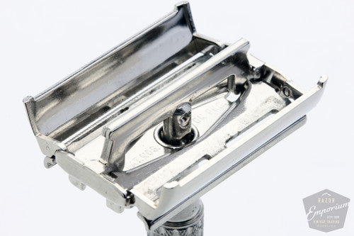 Gillette 1966 Flair Tip Super Speed DE Safety Razor