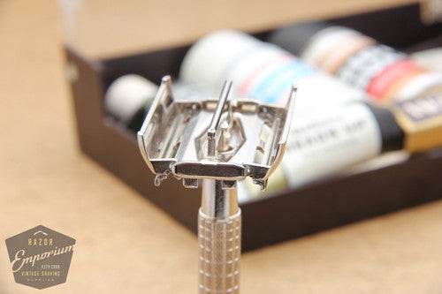 Gillette 1966 Flair Tip Super Speed Safety Razor Vacation & Travel Kit