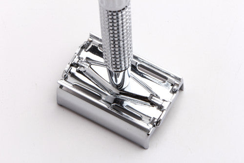 Knurled One Piece Safety Razor | Butterfly Doors