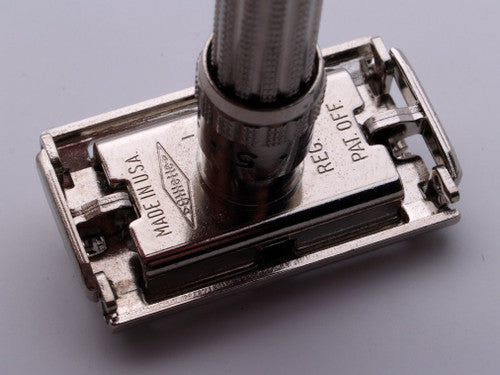 1962 H1 Gillette Slim Adjustable DE Safety Razor Nickel w/ Black Case & Blade Bank