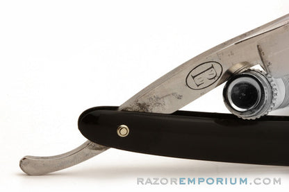 11/16'' P.V.D. Lippen & Co Straight Razor | Ohligs-Solingen, Germany