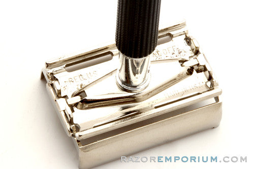 1967 M1 Gillette Black Handle Super Speed DE Safety Razor