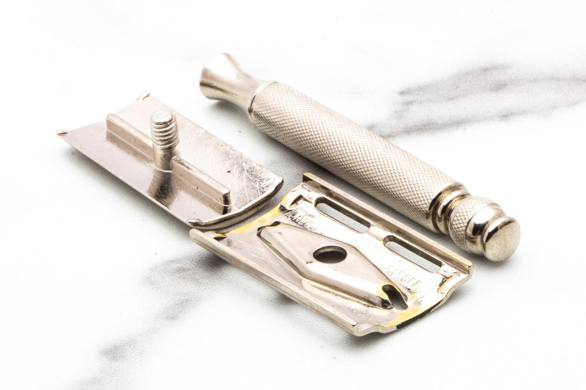 1940s WWII NEW Gillette Double Edge Ball End Safety Razor | Original Condition