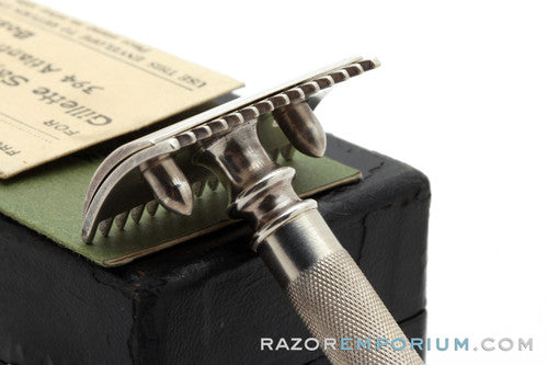 1906 Gillette Double Ring Old Type Safety Razor Set w/ Case Chicago and Sealed Blades