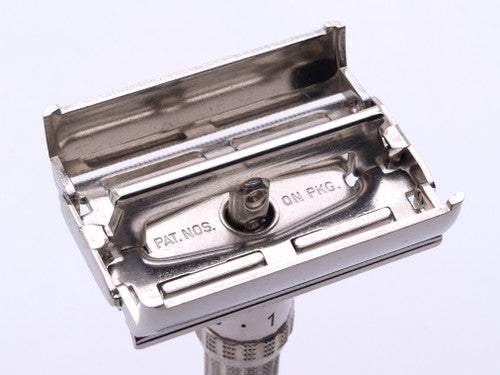 1967 M1 Gillette Slim Adjustable Safety Razor Nickel w/ Red Case & Blade Bank