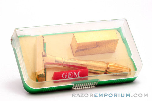 Gem 1940s Micromatic "Bullet Tip" Single Edge Safety Razor in Red Case