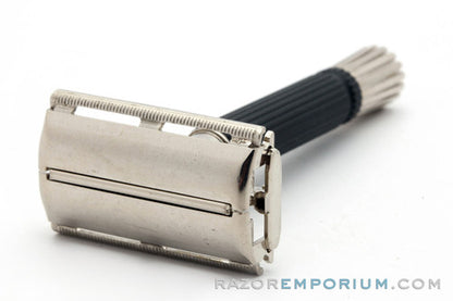 1976 Gillette Black Handle Super Speed Safety Razor W4