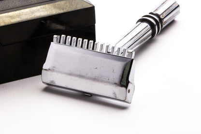1940's Gem Micromatic Single Edge Razor in Art Deco Green Case | Original Condition